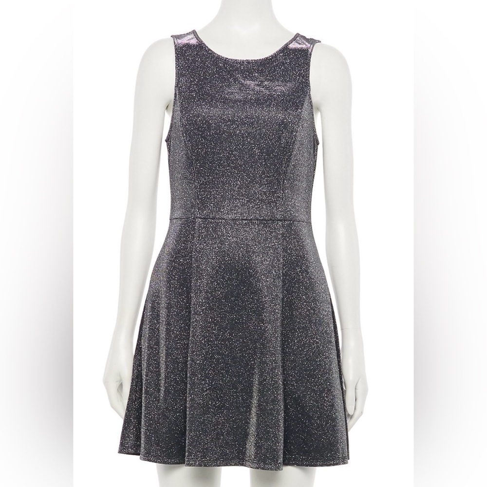 NWT Junior’s Speechless Skater Dress With Deep Scoop Back and Tie Size S
